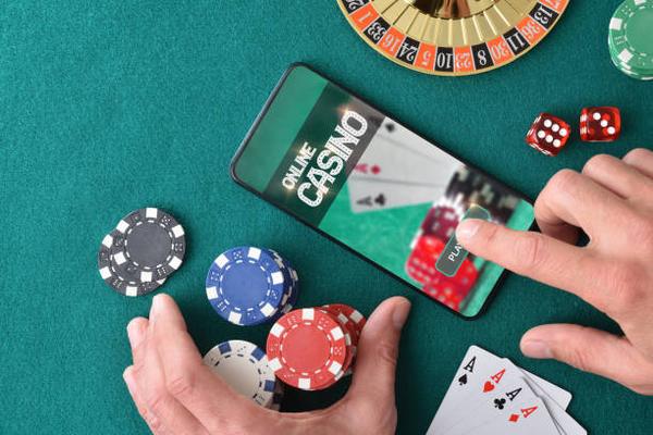 Experience Dynamic Live Dealer Action through a Singapore online casino Site for Gamers